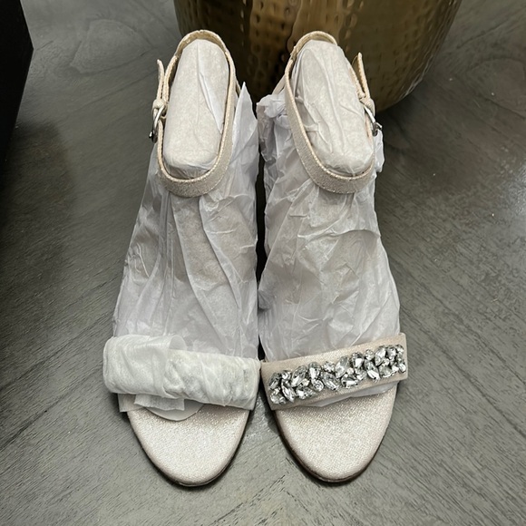 Naturalizer Vera Dress Sandal in Silver - Picture 6 of 12